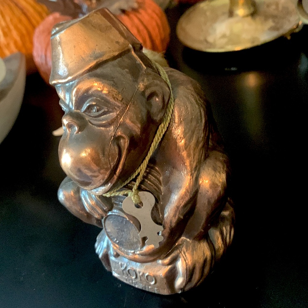 KOKO THE WISE Street Vender w/ Fez VINTAGE Bronze like metal Coin Bank - Picture 4 of 9